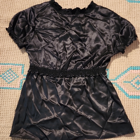 🔴 🔚🔜 SALE 100% Silk Nyguard Collection Blouse With Ruffle Details. - Picture 9 of 9